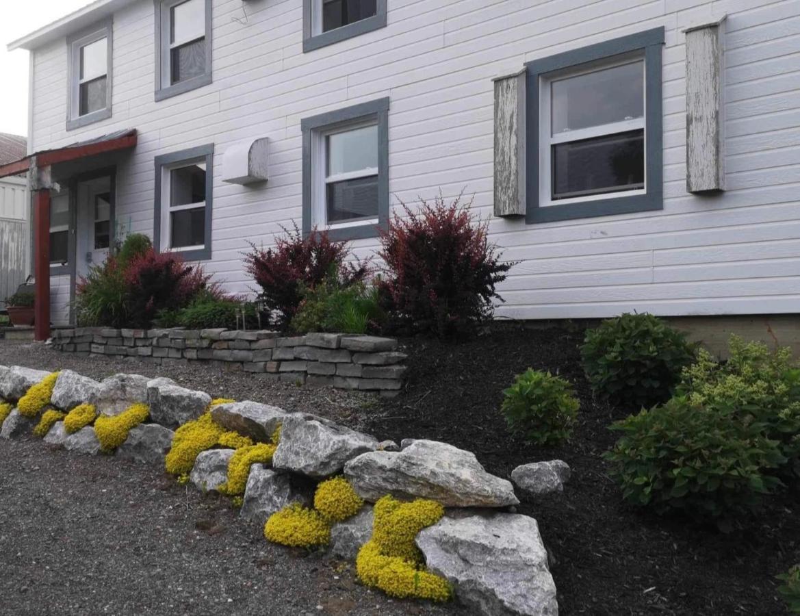 Le Vieux Poulailler Edifice Patrimonial New-Richmond Gaspesie Hotel Ню Ричмънд Екстериор снимка